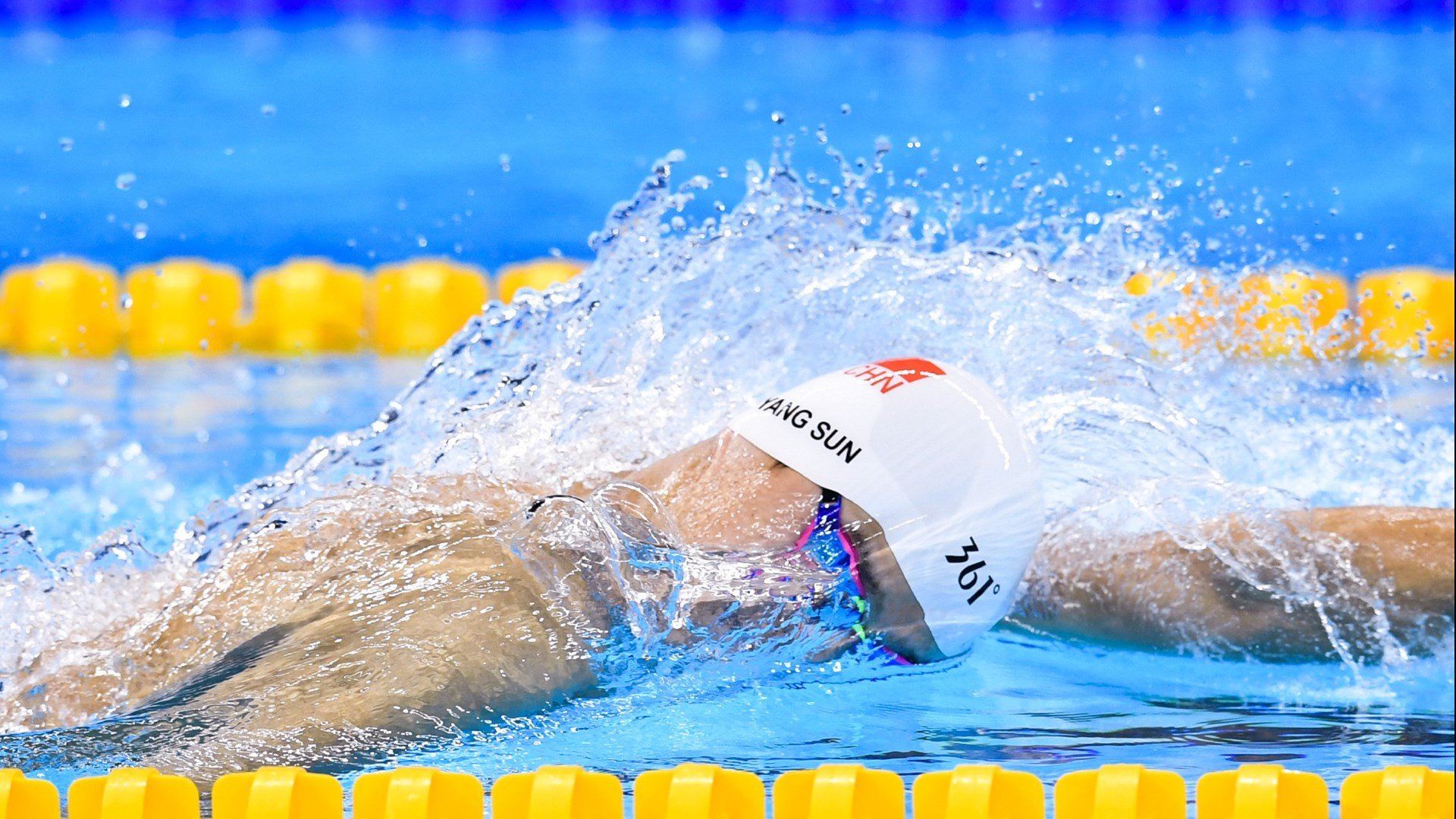 曼城前场压制力惊人，对手毫无还手之力，效力过曼城的前锋